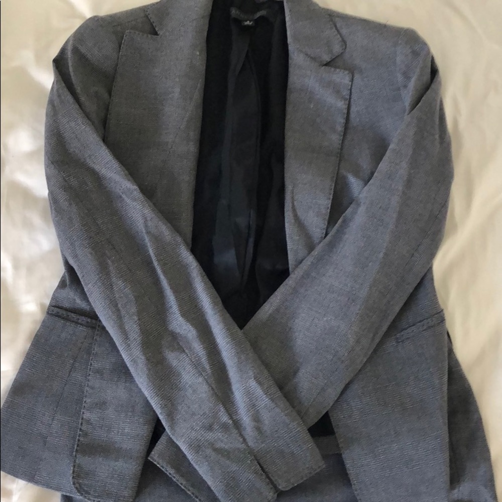Anne Klein pant suit with coordinating blazer